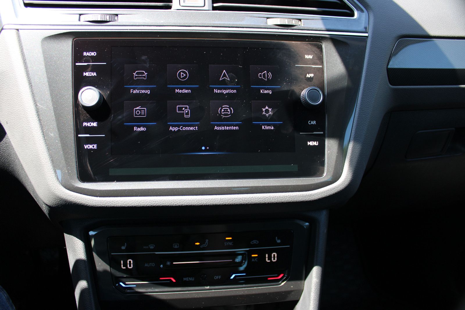 Fahrzeugabbildung Volkswagen Tiguan 2.0 TDI SCR DSG 4MOTION Kamera,IQ AHK