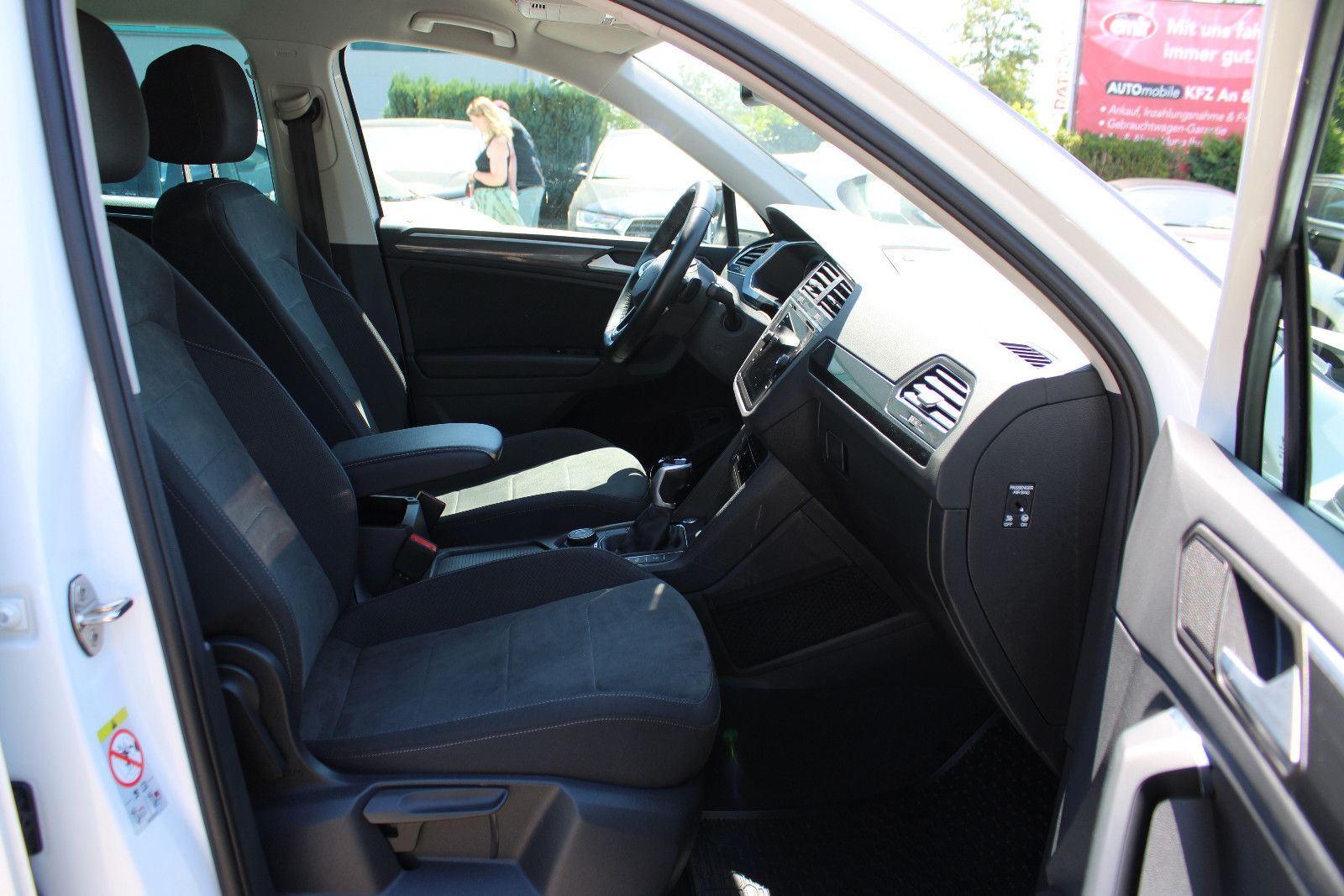 Fahrzeugabbildung Volkswagen Tiguan 2.0 TDI SCR DSG 4MOTION Kamera,IQ AHK