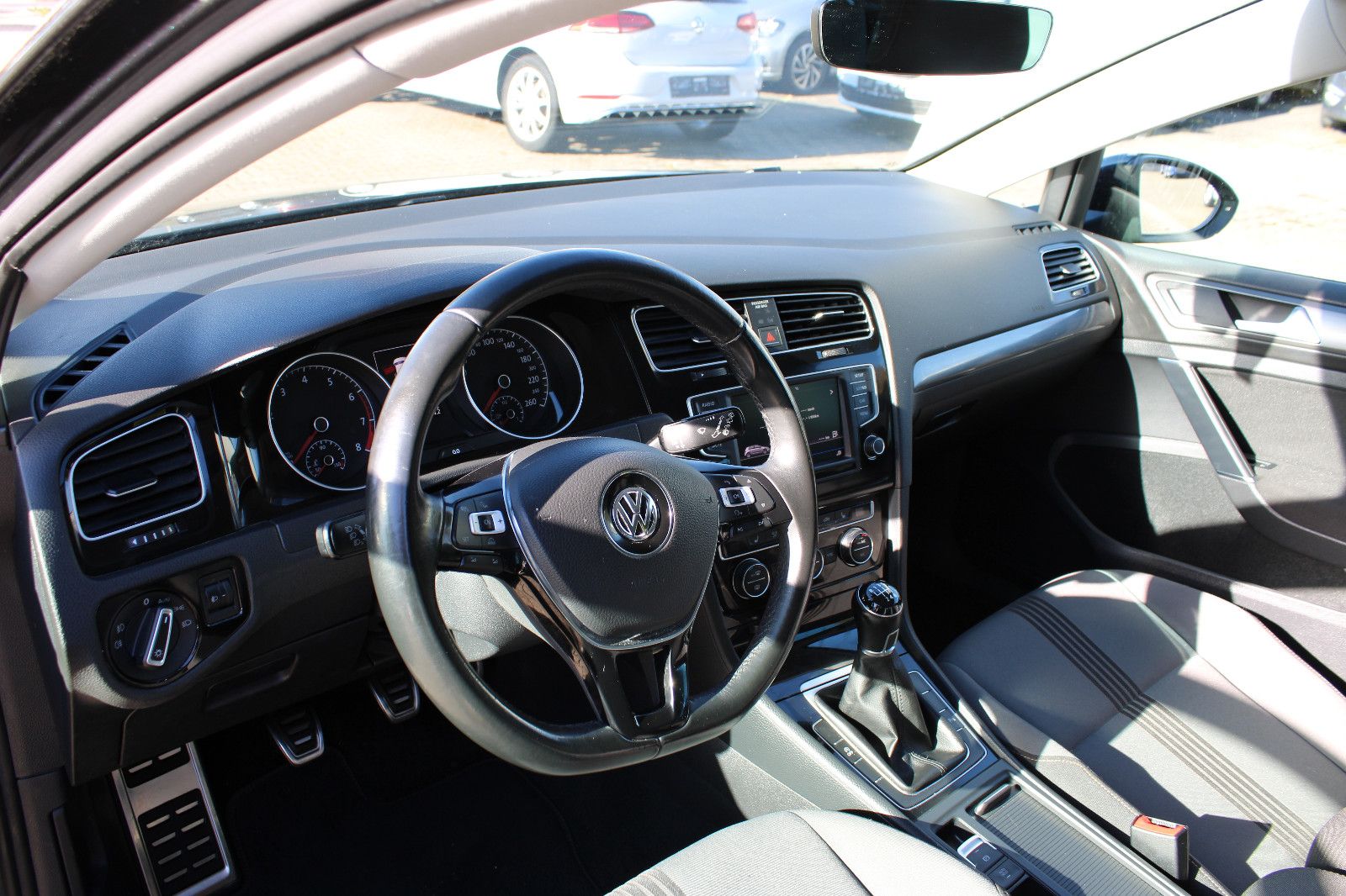 Fahrzeugabbildung Volkswagen Golf 1.4 TSI  ALLSTAR PDC,SHZ,Tempomat