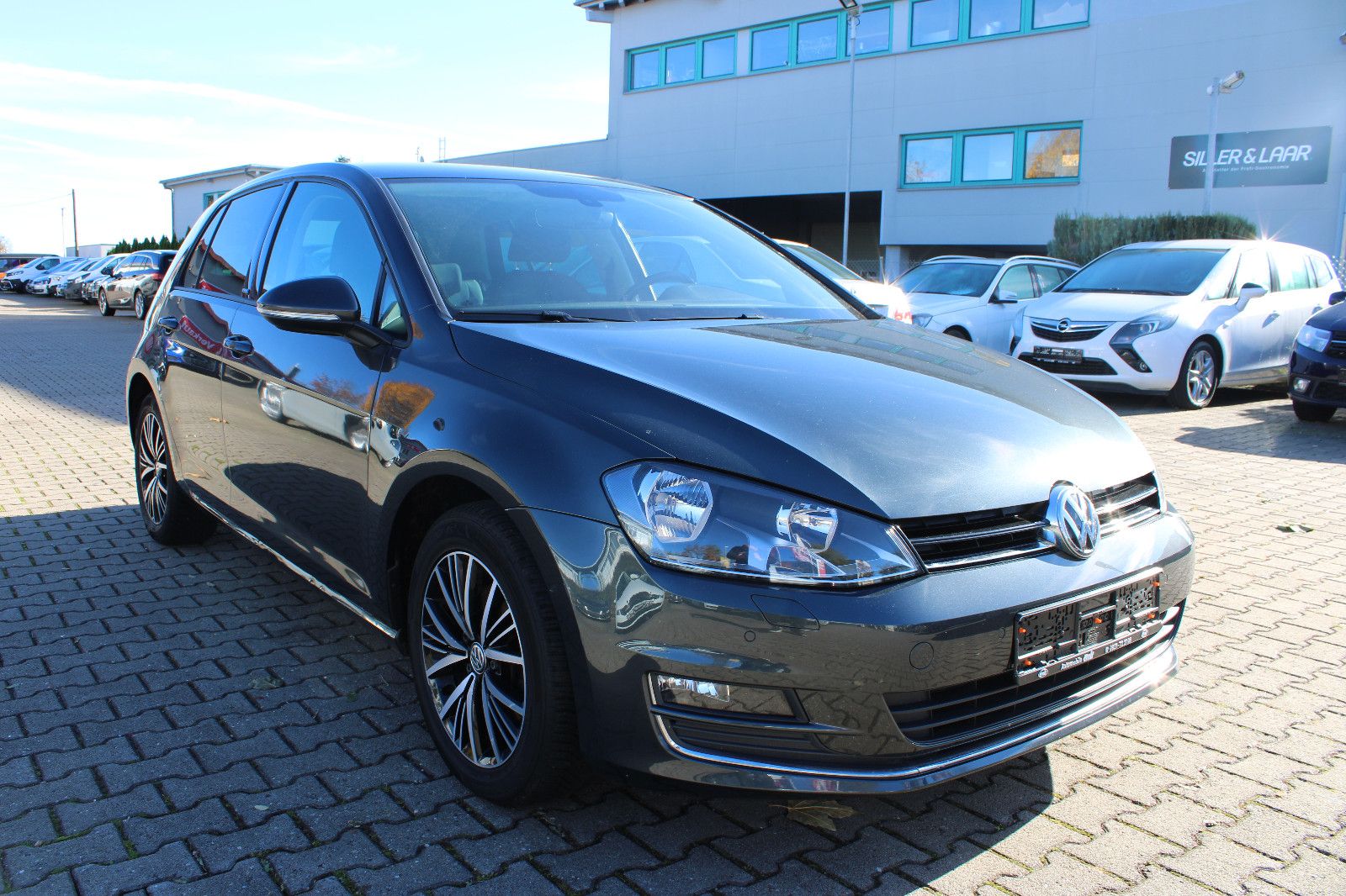 Fahrzeugabbildung Volkswagen Golf 1.4 TSI  ALLSTAR PDC,SHZ,Tempomat