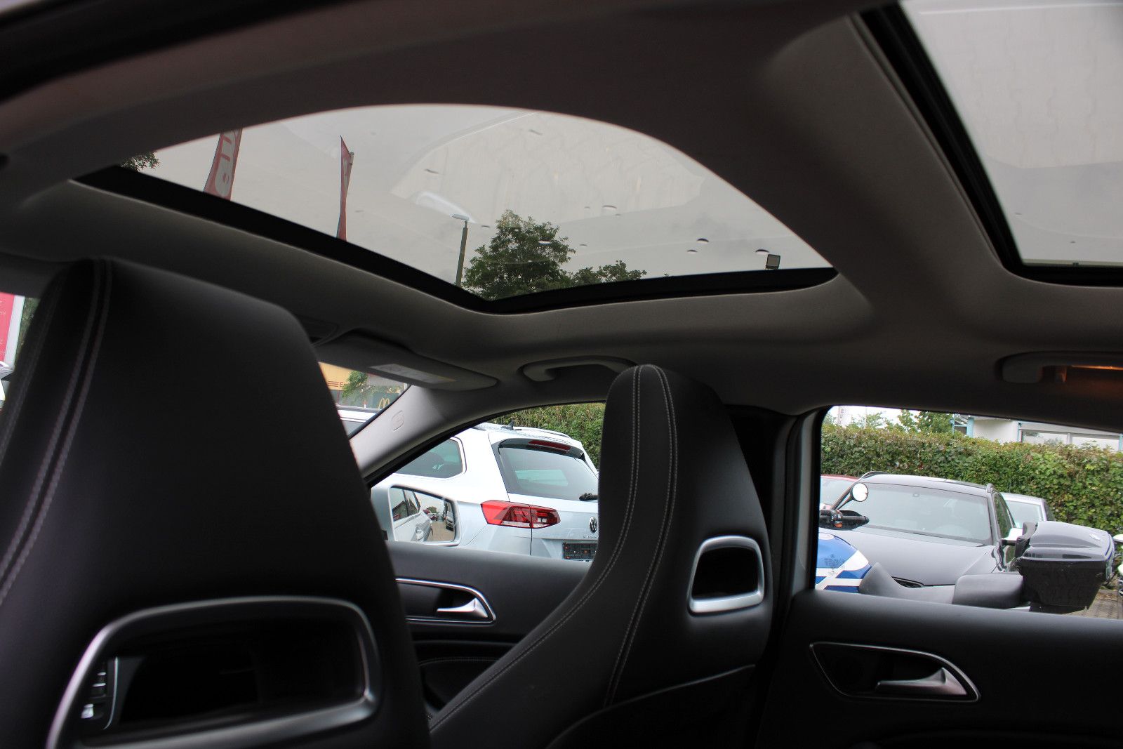 Fahrzeugabbildung Mercedes-Benz GLA 200 Leder,LED,SHZ,Navi,Kamera,Panorama