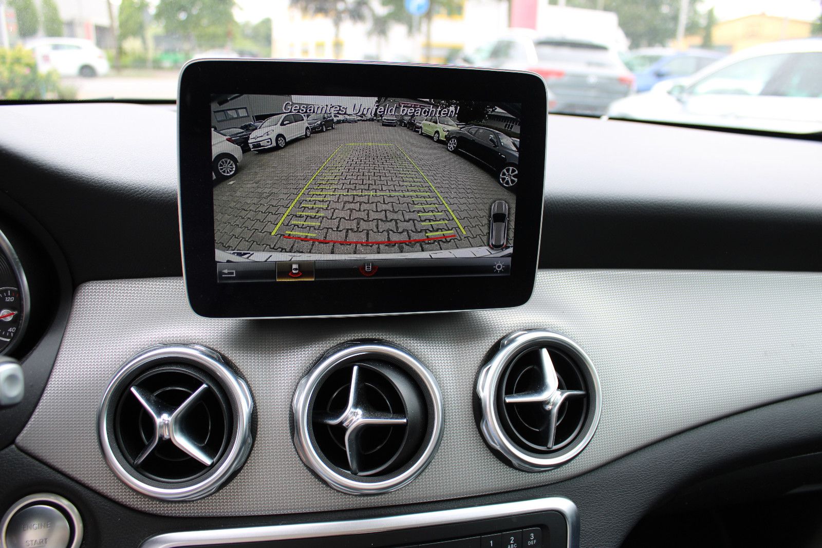 Fahrzeugabbildung Mercedes-Benz GLA 200 Leder,LED,SHZ,Navi,Kamera,Panorama