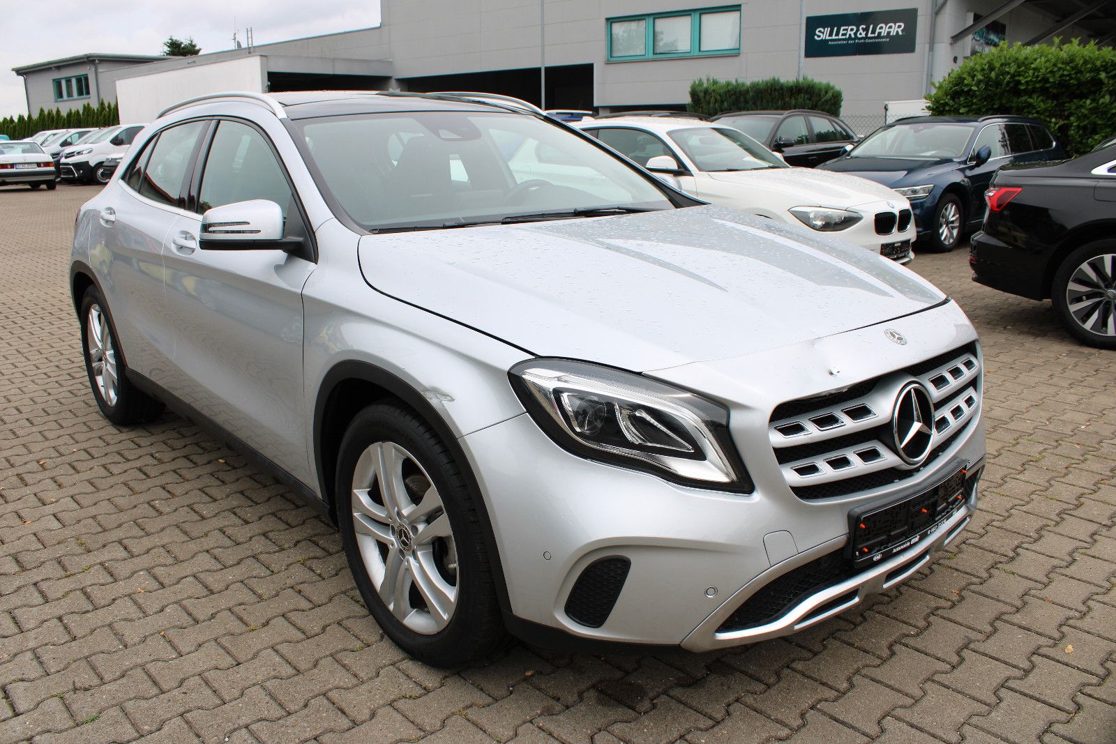 Fahrzeugabbildung Mercedes-Benz GLA 200 Leder,LED,SHZ,Navi,Kamera,Panorama