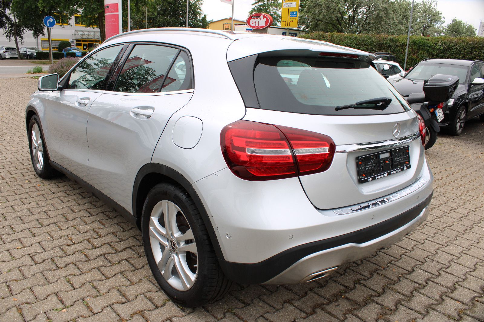 Fahrzeugabbildung Mercedes-Benz GLA 200 Leder,LED,SHZ,Navi,Kamera,Panorama