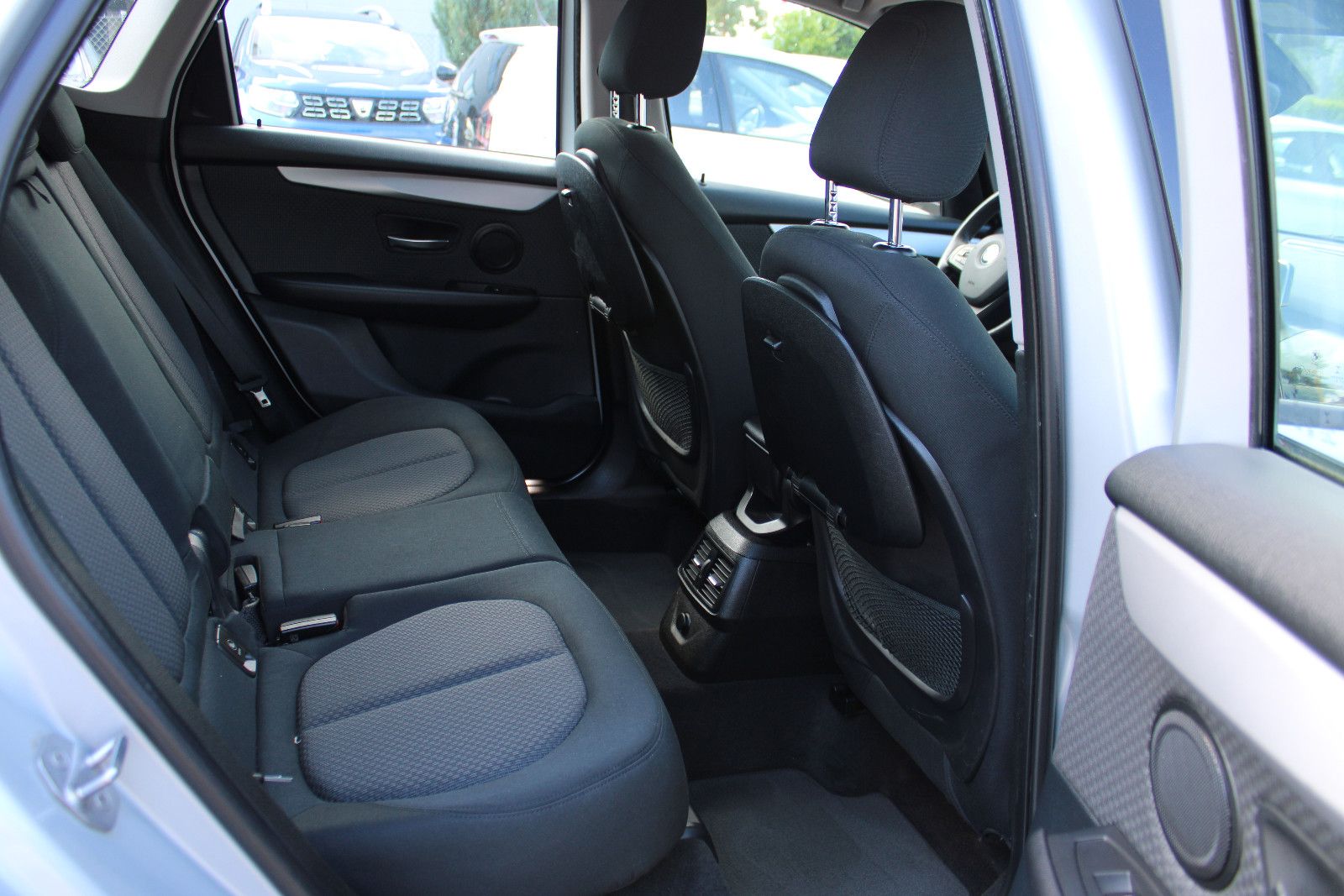 Fahrzeugabbildung BMW 218 Active Tourer 218d Navi,PDC,LED,SHZ