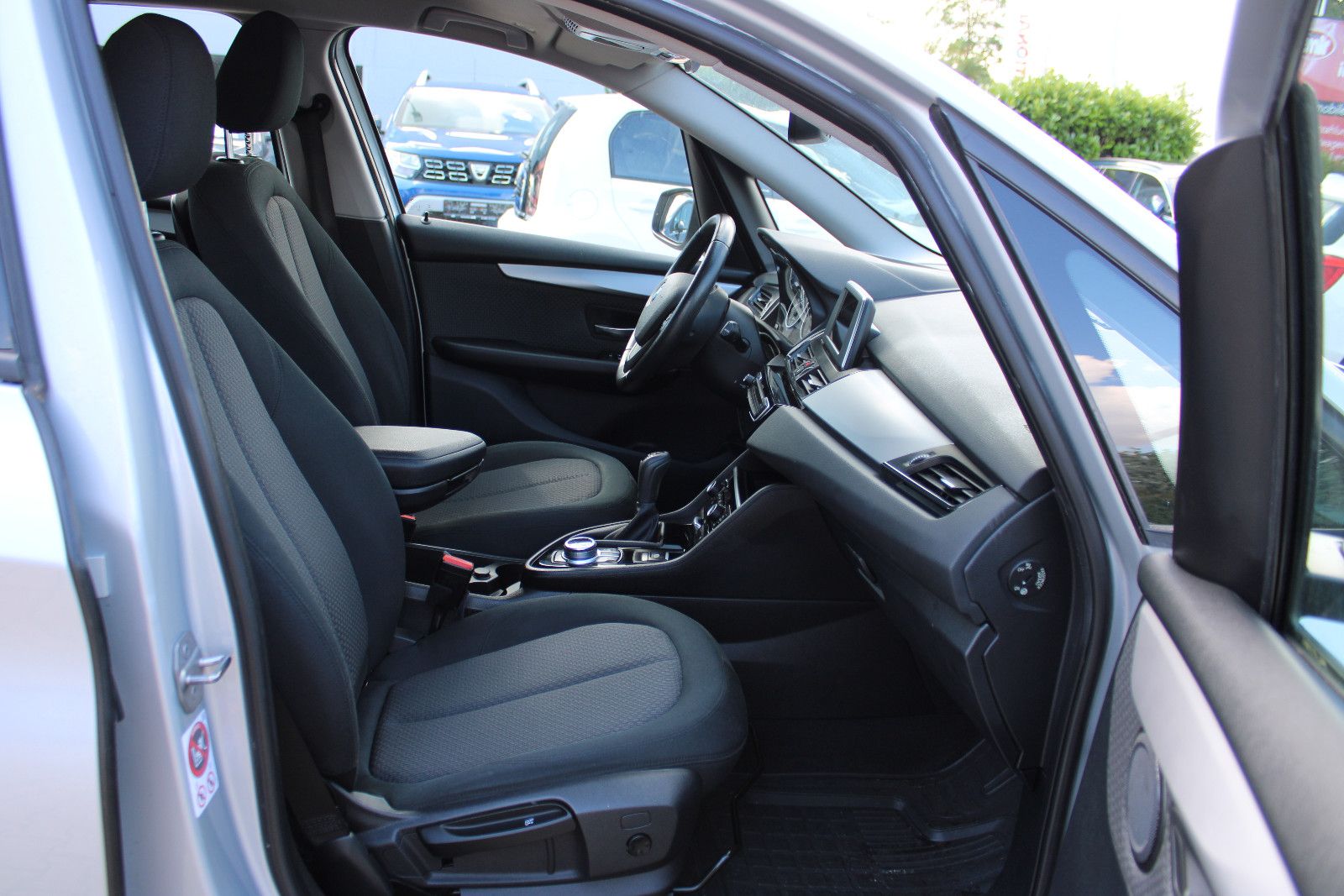 Fahrzeugabbildung BMW 218 Active Tourer 218d Navi,PDC,LED,SHZ