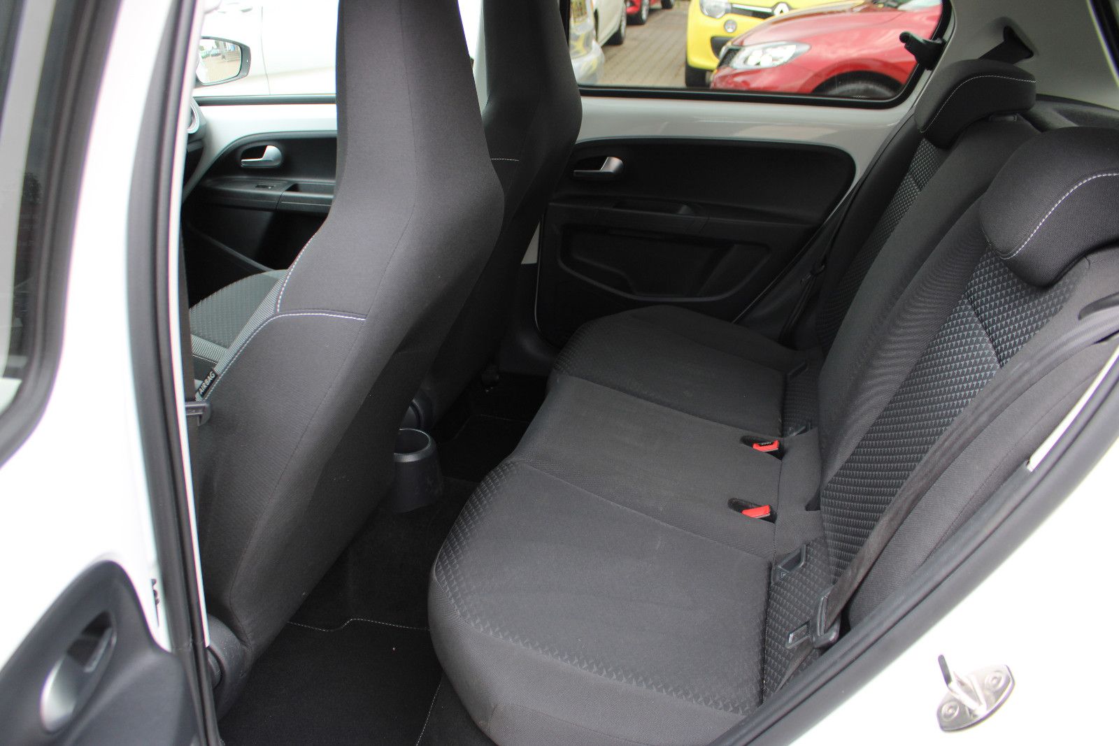 Fahrzeugabbildung Volkswagen up! 1.0 up! ACTIVE Kamera,PDC,LED,SHZ,Klima
