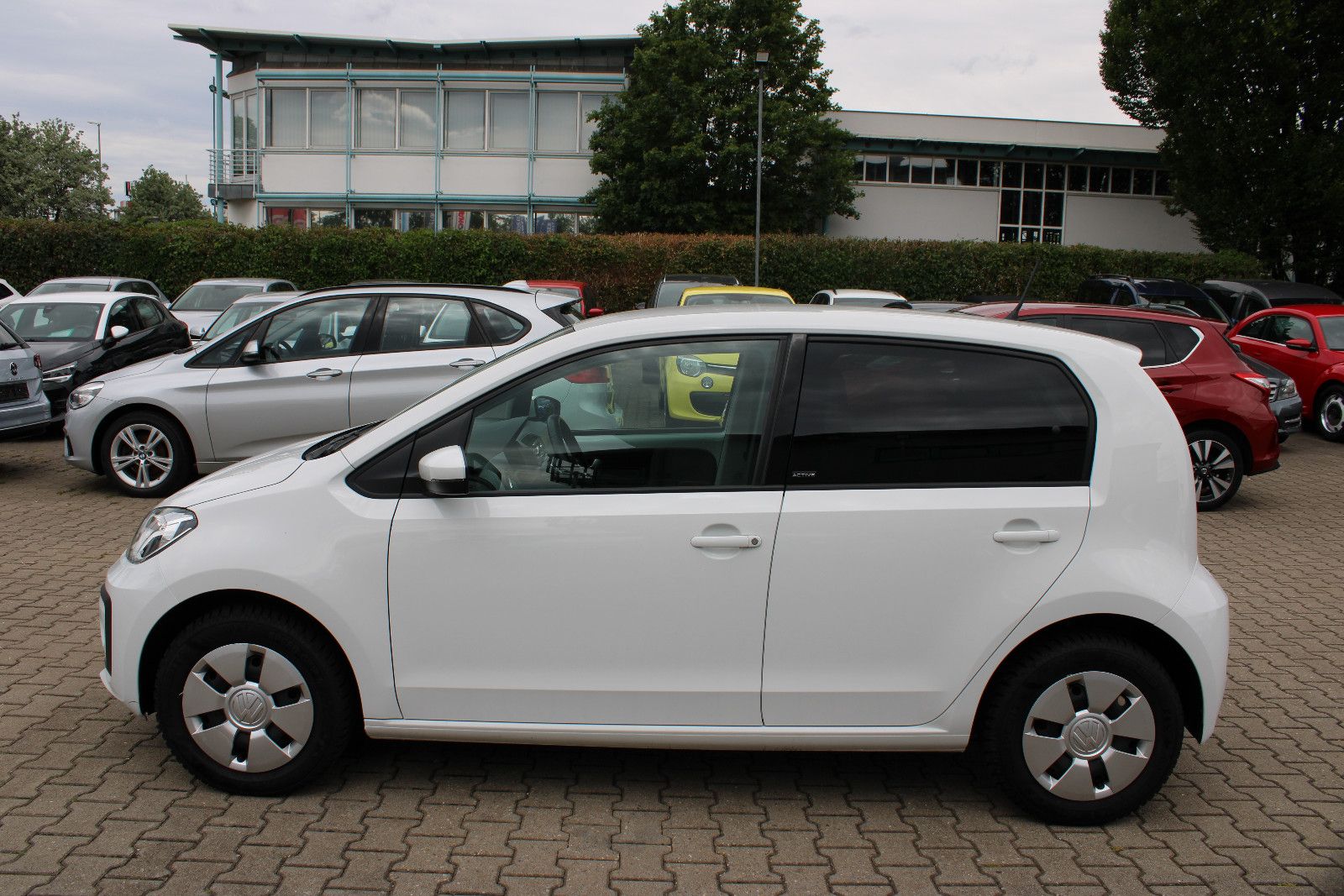 Fahrzeugabbildung Volkswagen up! 1.0 up! ACTIVE Kamera,PDC,LED,SHZ,Klima