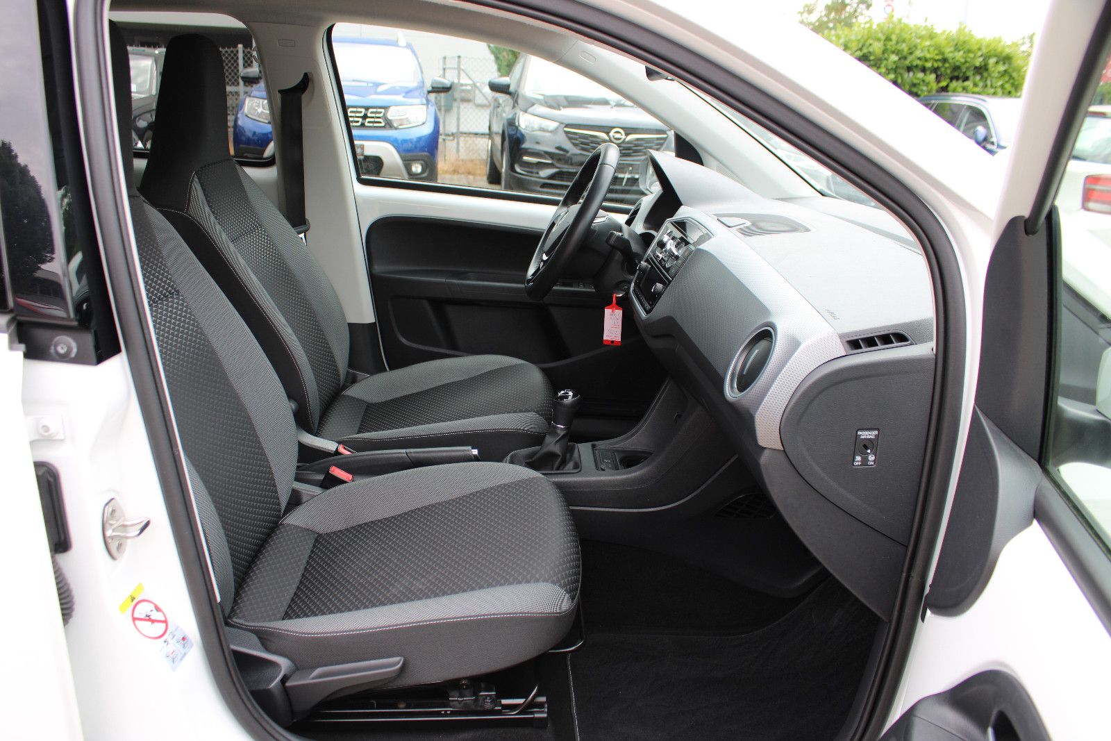 Fahrzeugabbildung Volkswagen up! 1.0 up! ACTIVE Kamera,PDC,LED,SHZ,Klima