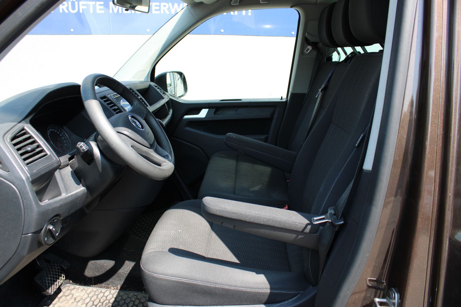 Fahrzeugabbildung Volkswagen T6 Caravelle 2.0TDI DSG9.Sitzer