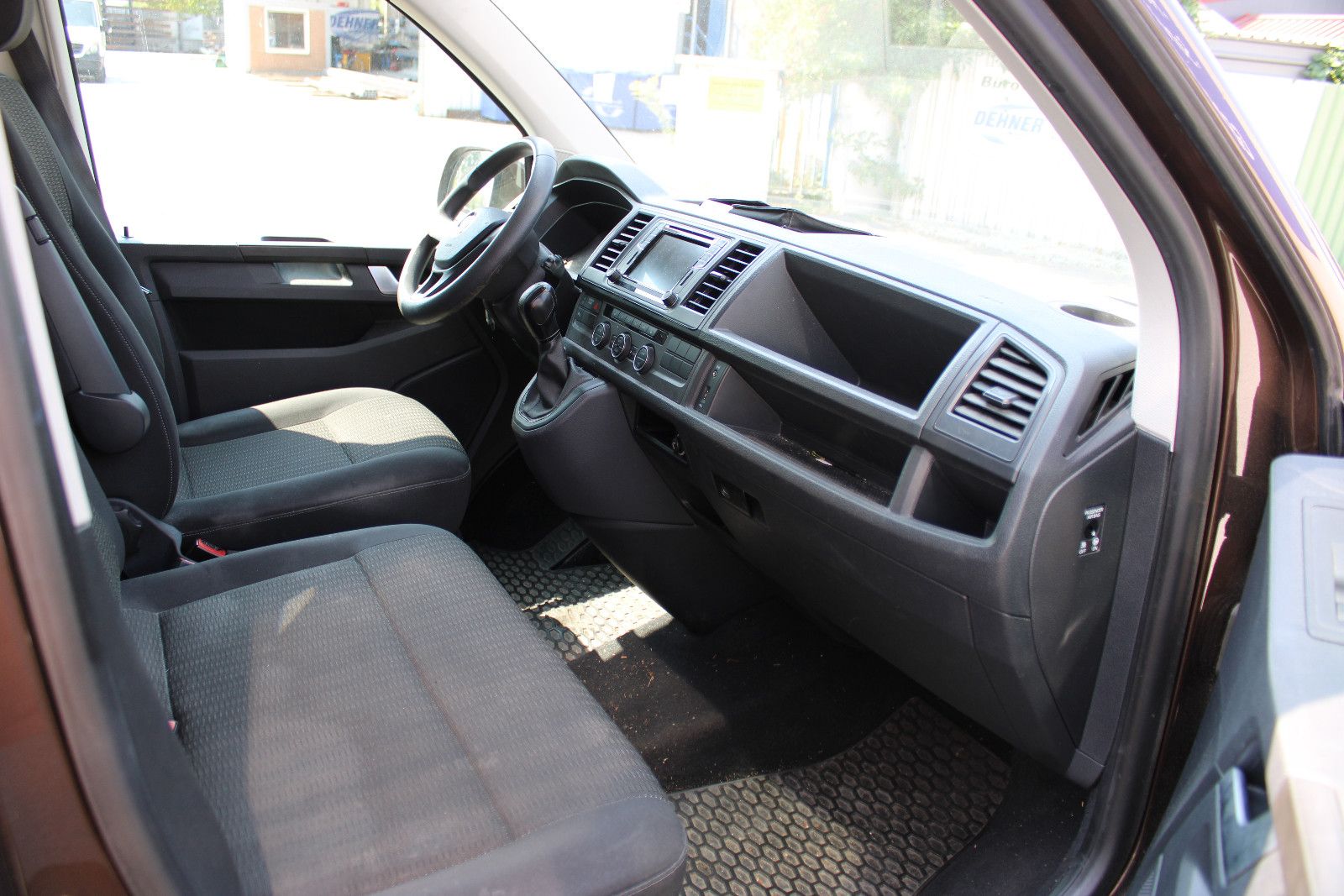 Fahrzeugabbildung Volkswagen T6 Caravelle 2.0TDI DSG9.Sitzer