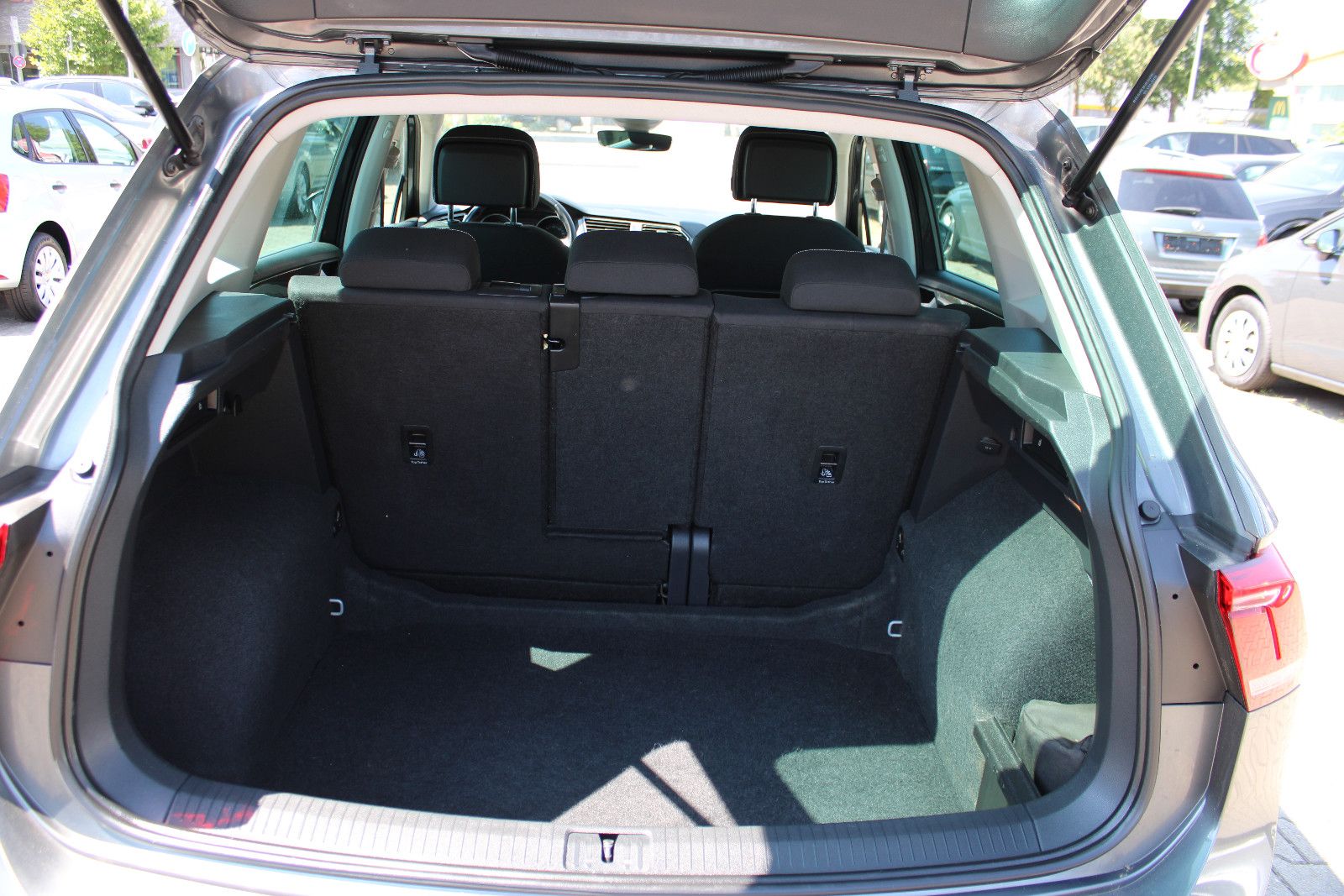 Fahrzeugabbildung Volkswagen Tiguan 2.0 TDI SCR DSG 4MOTION JOIN