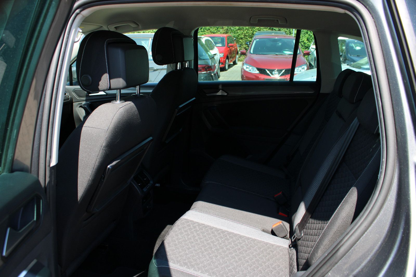 Fahrzeugabbildung Volkswagen Tiguan 2.0 TDI SCR DSG 4MOTION JOIN
