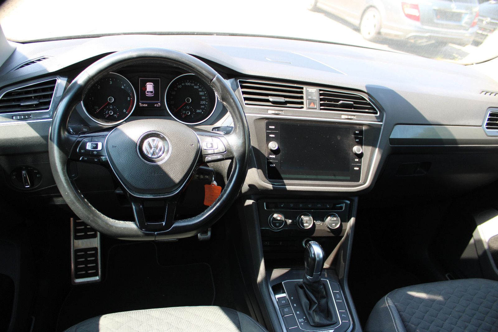 Fahrzeugabbildung Volkswagen Tiguan 2.0 TDI SCR DSG 4MOTION JOIN