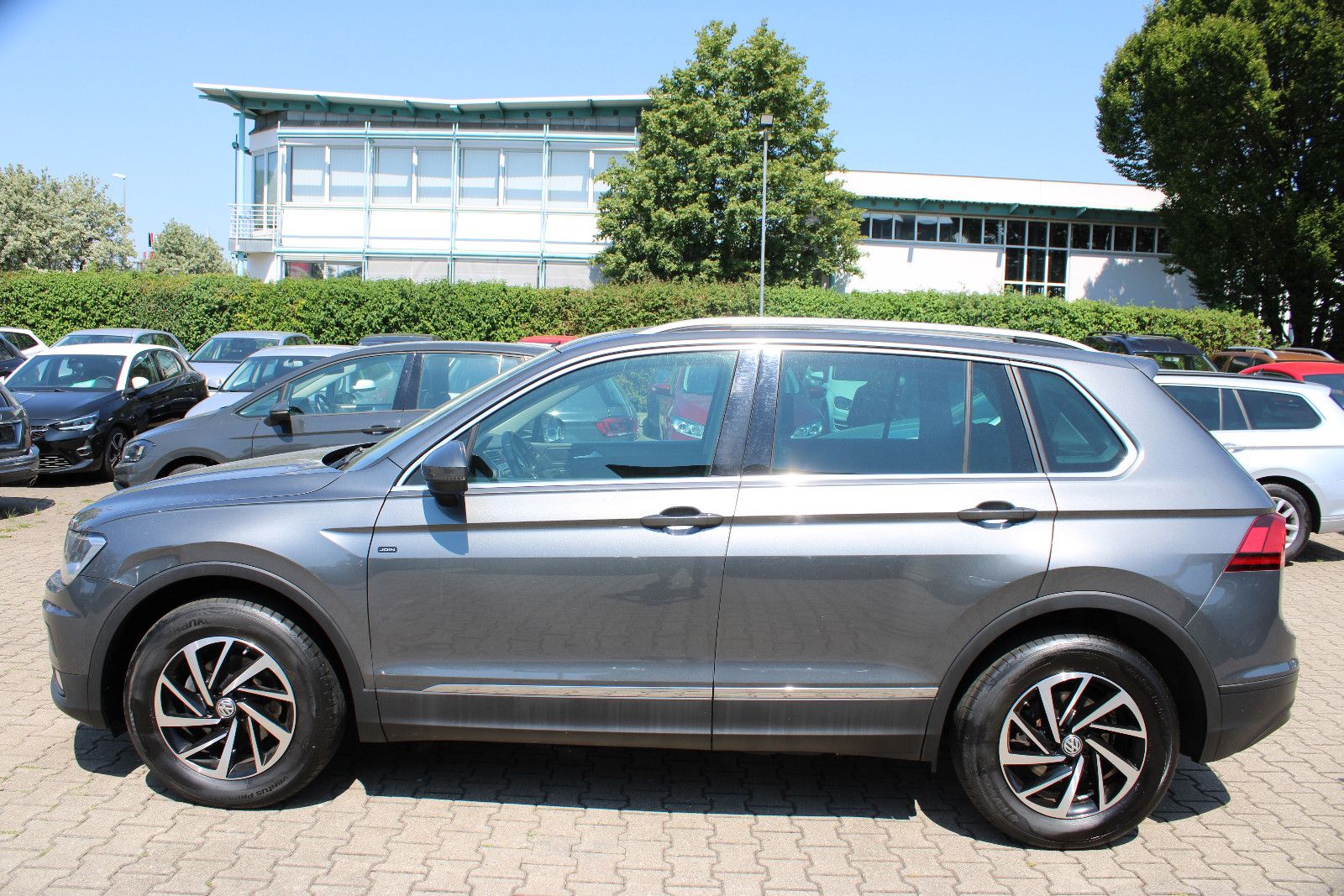 Fahrzeugabbildung Volkswagen Tiguan 2.0 TDI SCR DSG 4MOTION JOIN