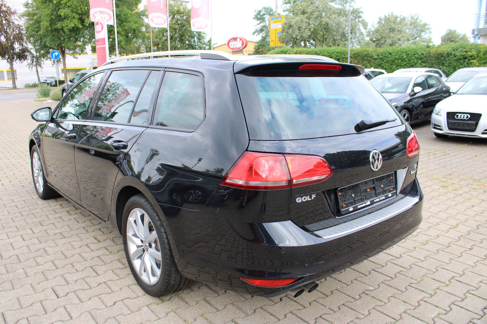 Fahrzeugabbildung Volkswagen Golf 1.4 TSI DSG  Variant PDC,Xenon,SHZ