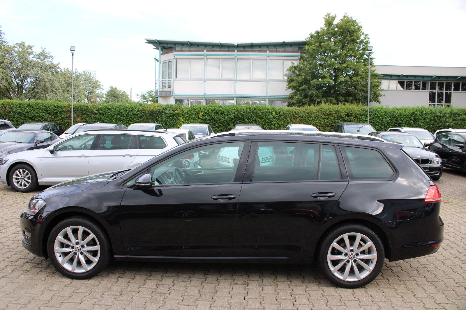 Fahrzeugabbildung Volkswagen Golf 1.4 TSI DSG  Variant PDC,Xenon,SHZ