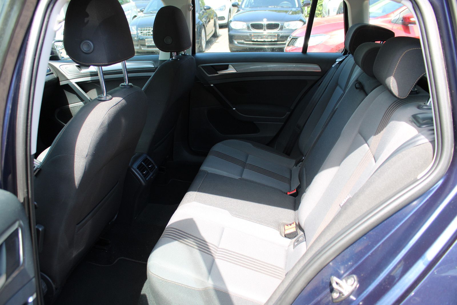 Fahrzeugabbildung Volkswagen Golf 2.0 TDI  ALLSTAR Variant PDC,SHZ,Panorama,S