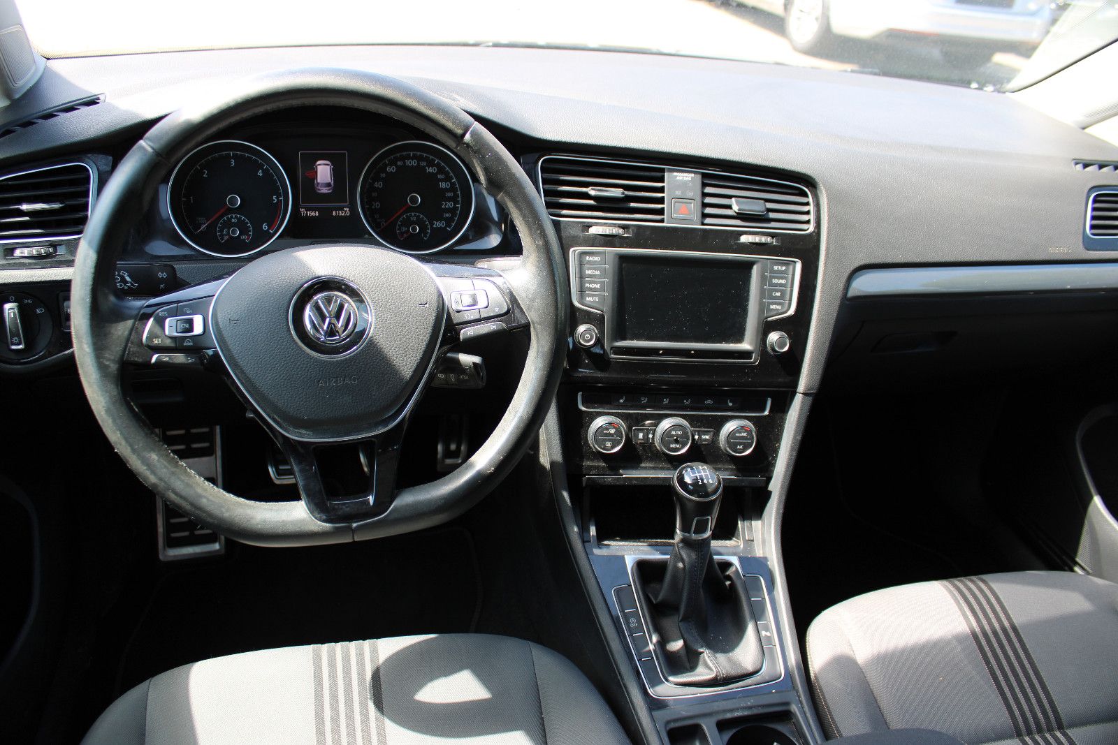 Fahrzeugabbildung Volkswagen Golf 2.0 TDI  ALLSTAR Variant PDC,SHZ,Panorama,S