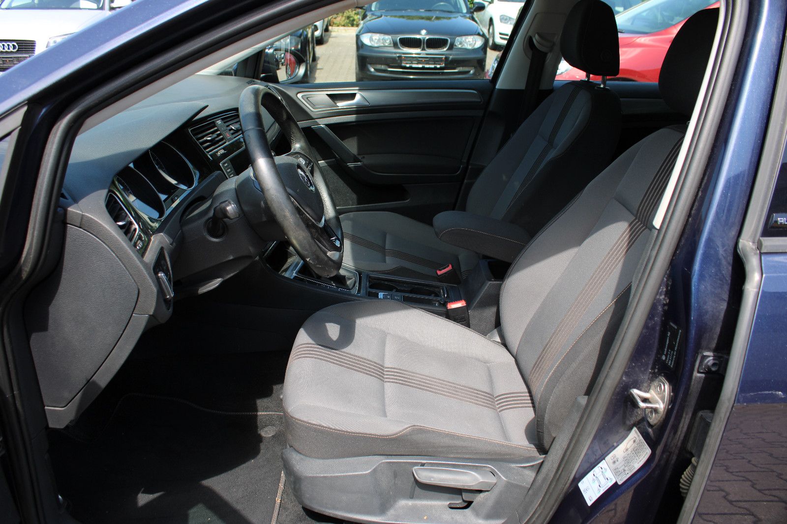 Fahrzeugabbildung Volkswagen Golf 2.0 TDI  ALLSTAR Variant PDC,SHZ,Panorama,S