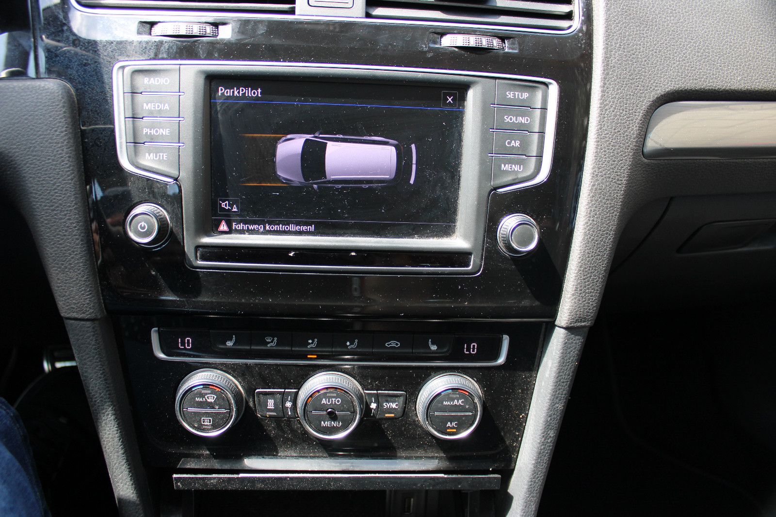Fahrzeugabbildung Volkswagen Golf 2.0 TDI  ALLSTAR Variant PDC,SHZ,Panorama,S