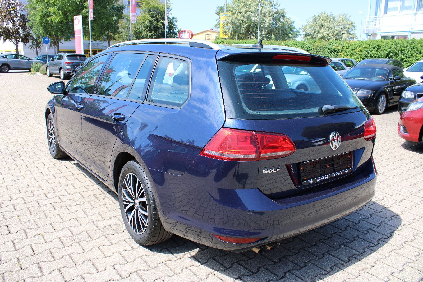 Fahrzeugabbildung Volkswagen Golf 2.0 TDI  ALLSTAR Variant PDC,SHZ,Panorama,S