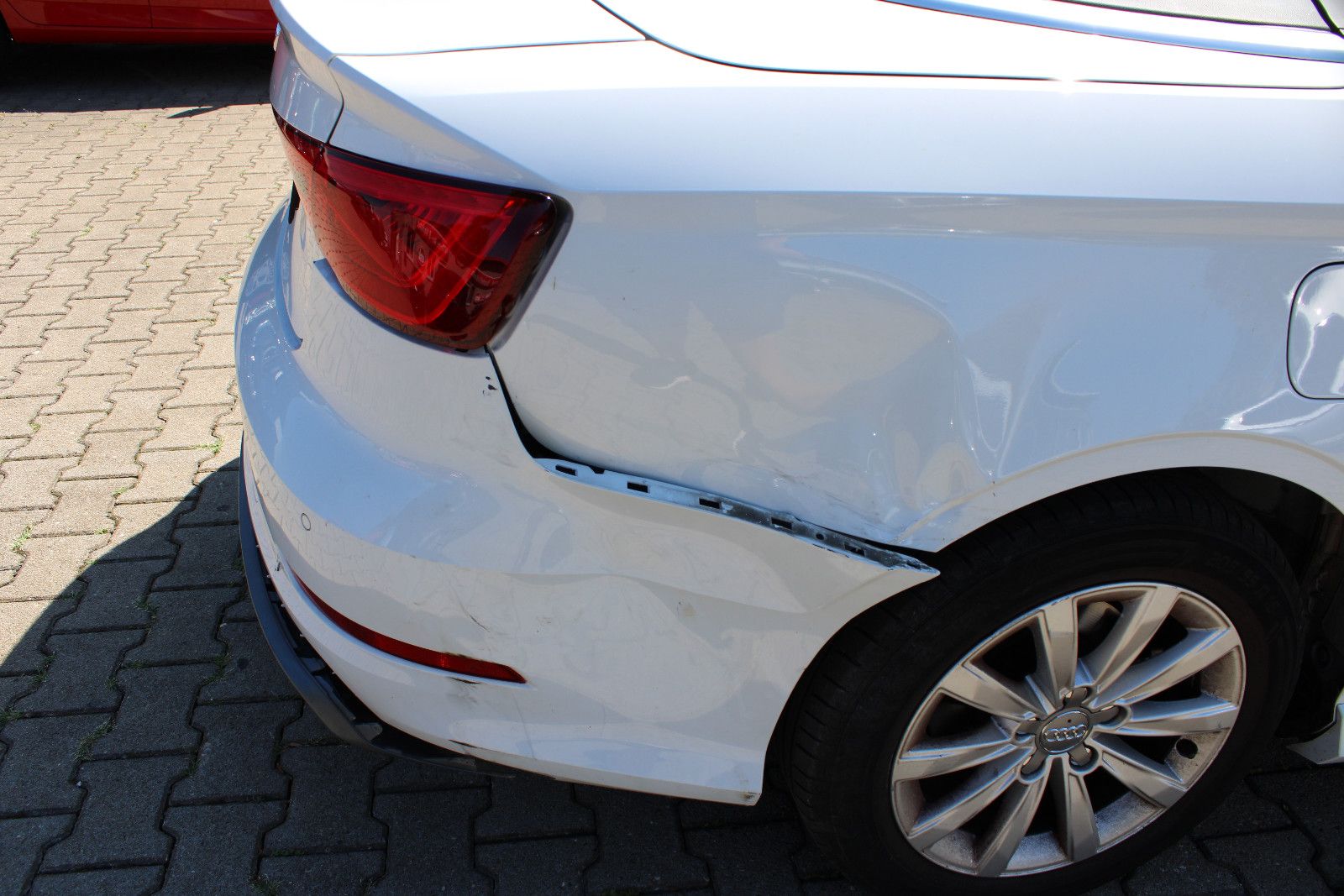 Fahrzeugabbildung Audi A3 1.4 TFSI S tronic S line Cabrio
