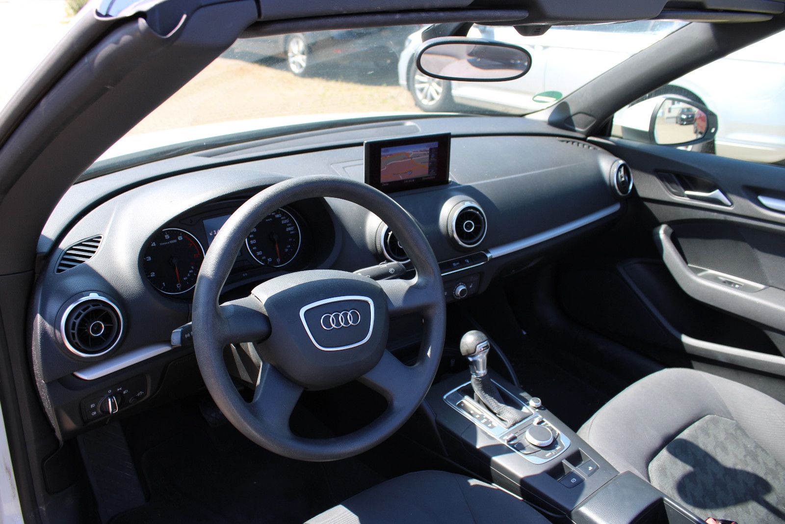 Fahrzeugabbildung Audi A3 1.4 TFSI S tronic S line Cabrio