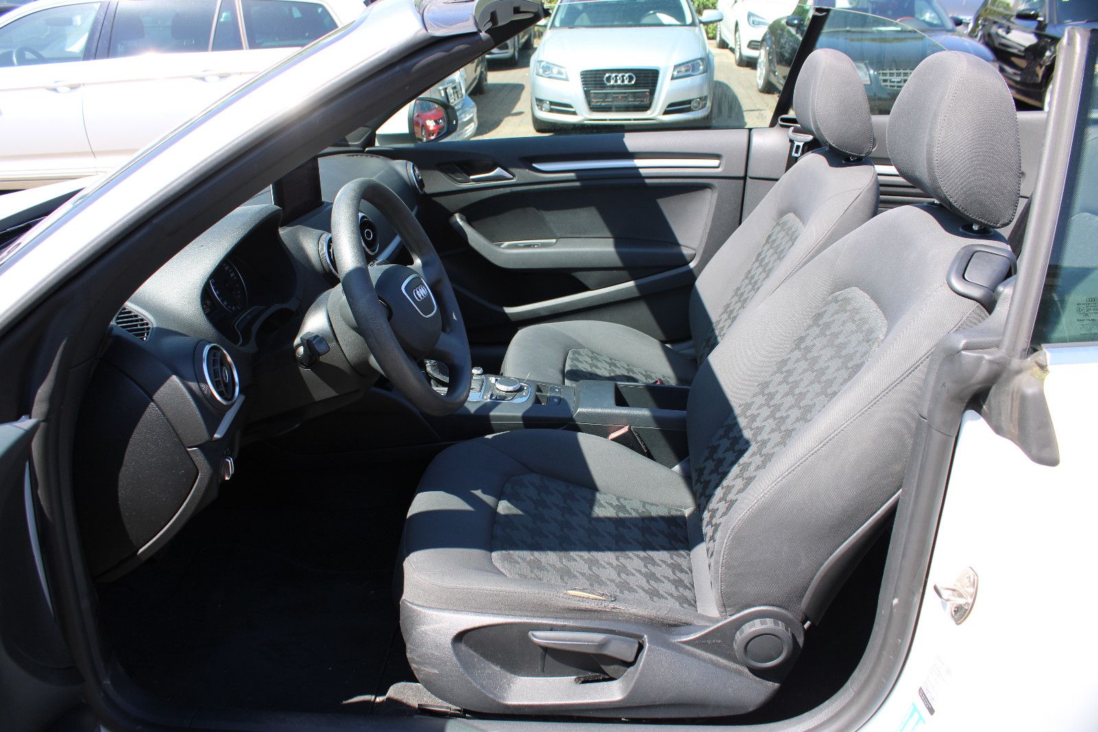 Fahrzeugabbildung Audi A3 1.4 TFSI S tronic S line Cabrio