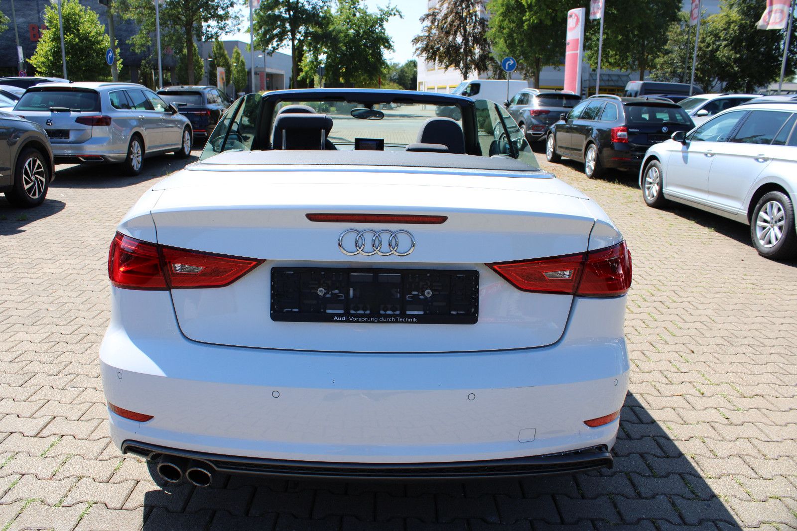 Fahrzeugabbildung Audi A3 1.4 TFSI S tronic S line Cabrio