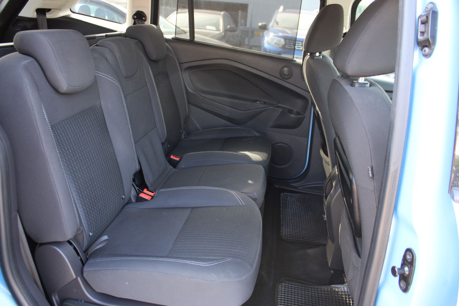 Fahrzeugabbildung Ford Grand C-Max 1,0 EcoBoost 7.Sitzer AHK,PDC,SHZ