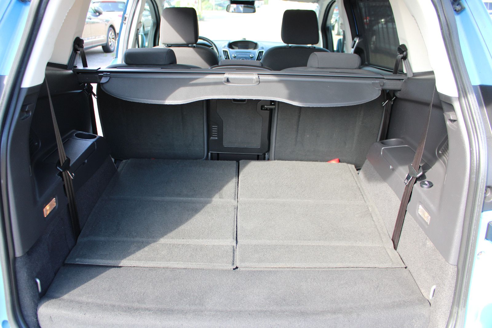 Fahrzeugabbildung Ford Grand C-Max 1,0 EcoBoost 7.Sitzer AHK,PDC,SHZ
