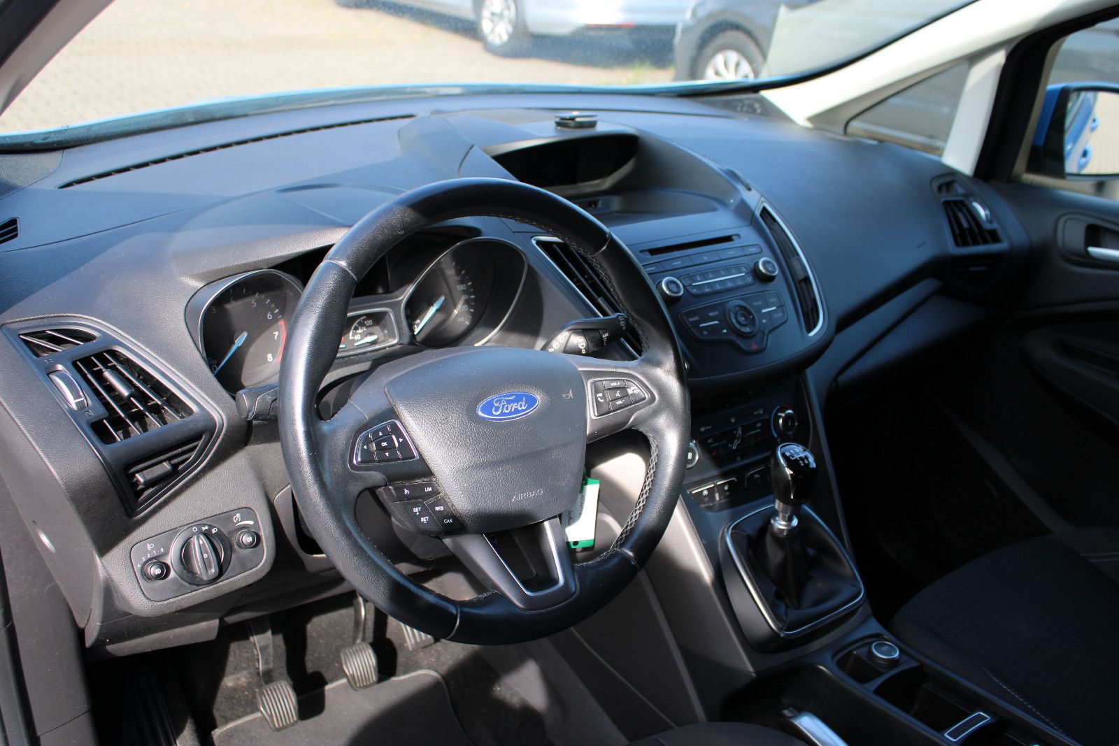 Fahrzeugabbildung Ford Grand C-Max 1,0 EcoBoost 7.Sitzer AHK,PDC,SHZ