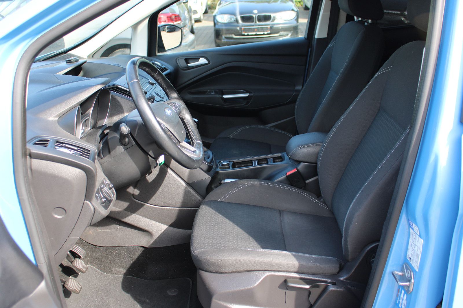 Fahrzeugabbildung Ford Grand C-Max 1,0 EcoBoost 7.Sitzer AHK,PDC,SHZ