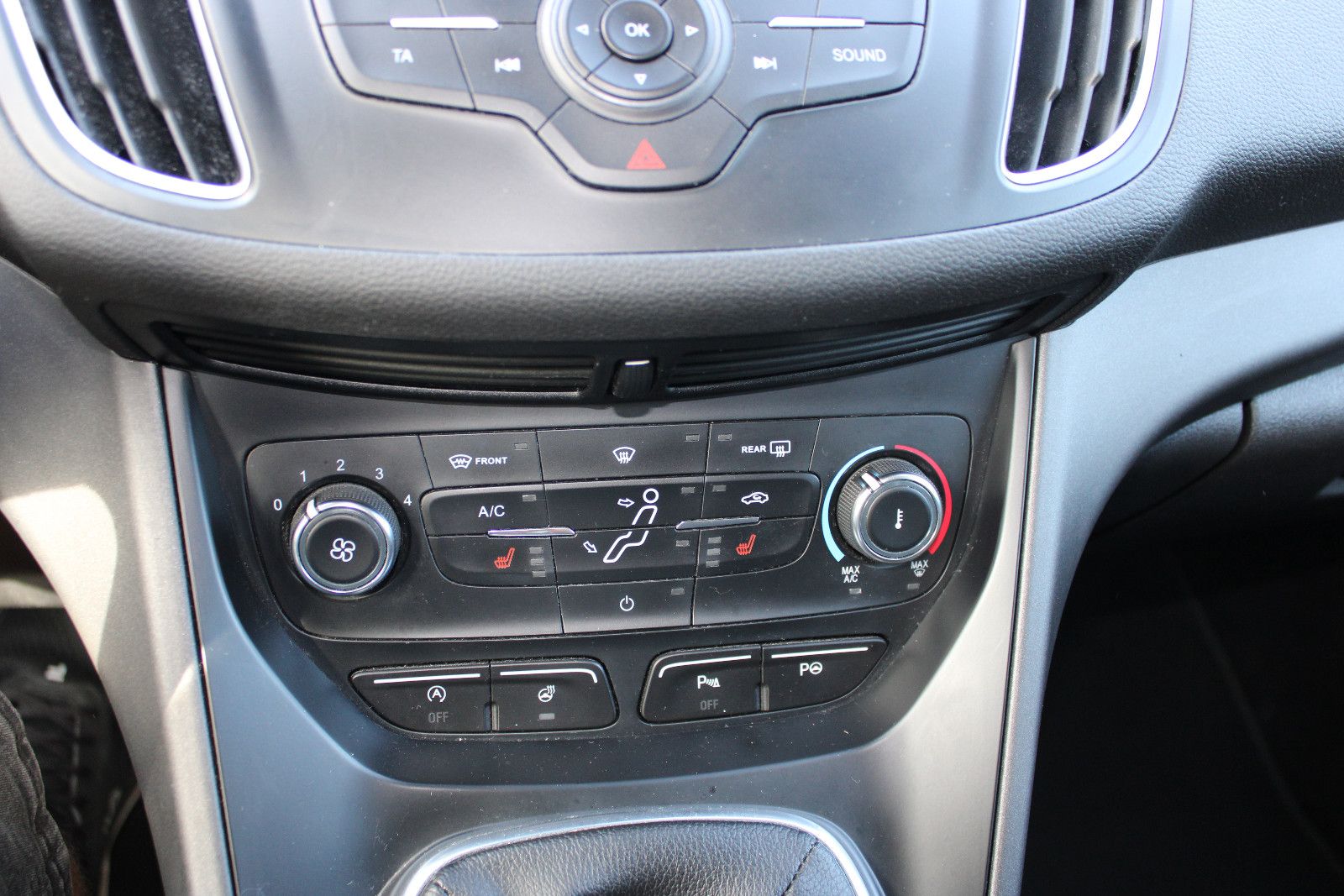 Fahrzeugabbildung Ford Grand C-Max 1,0 EcoBoost 7.Sitzer AHK,PDC,SHZ
