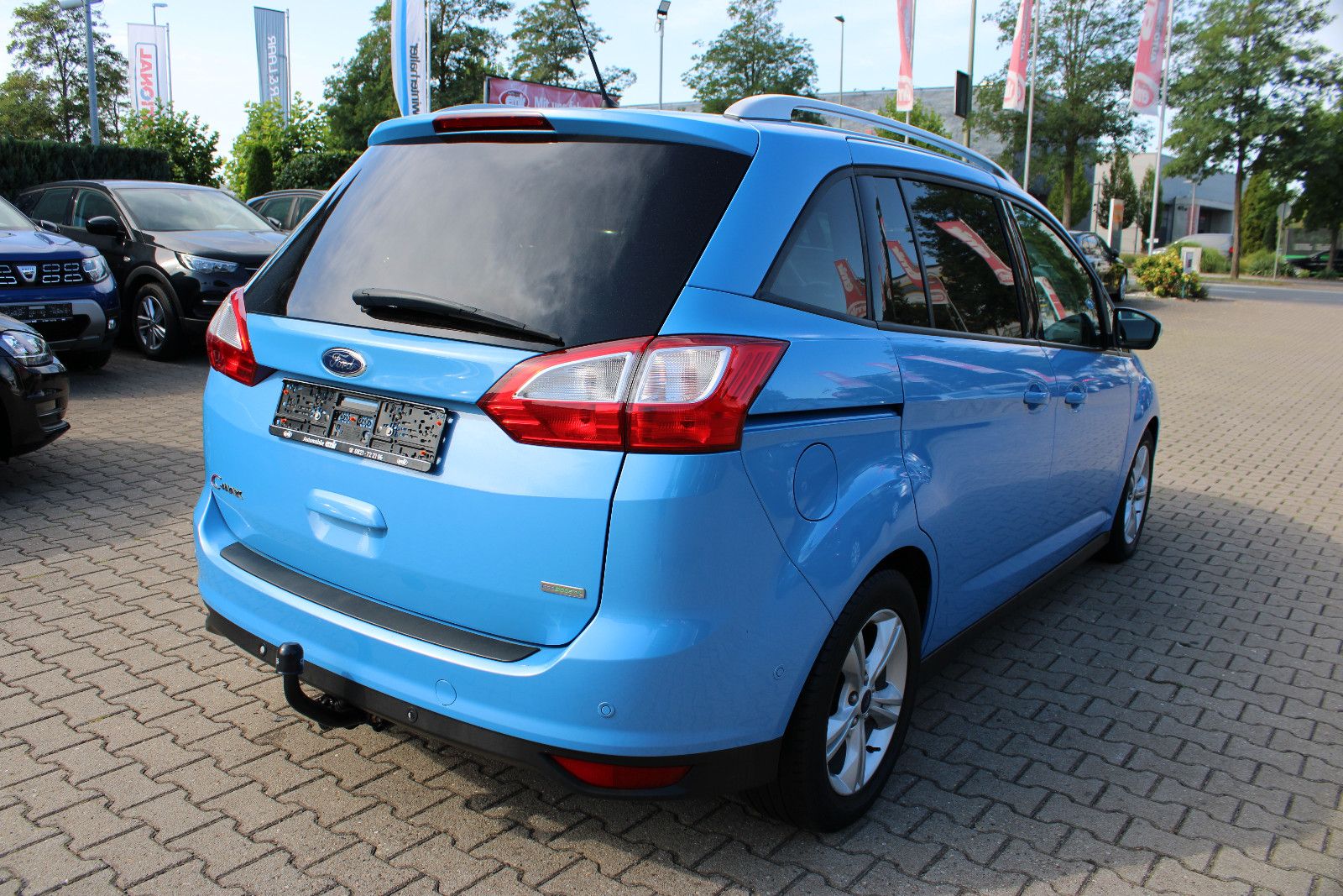 Fahrzeugabbildung Ford Grand C-Max 1,0 EcoBoost 7.Sitzer AHK,PDC,SHZ