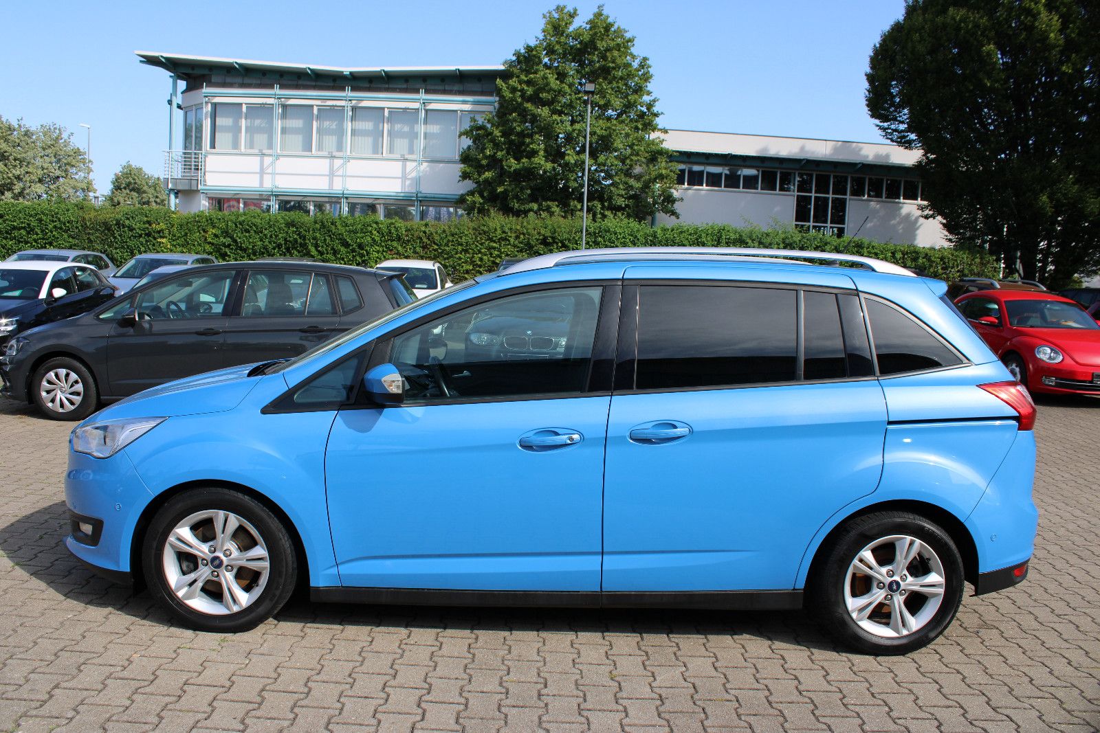 Fahrzeugabbildung Ford Grand C-Max 1,0 EcoBoost 7.Sitzer AHK,PDC,SHZ