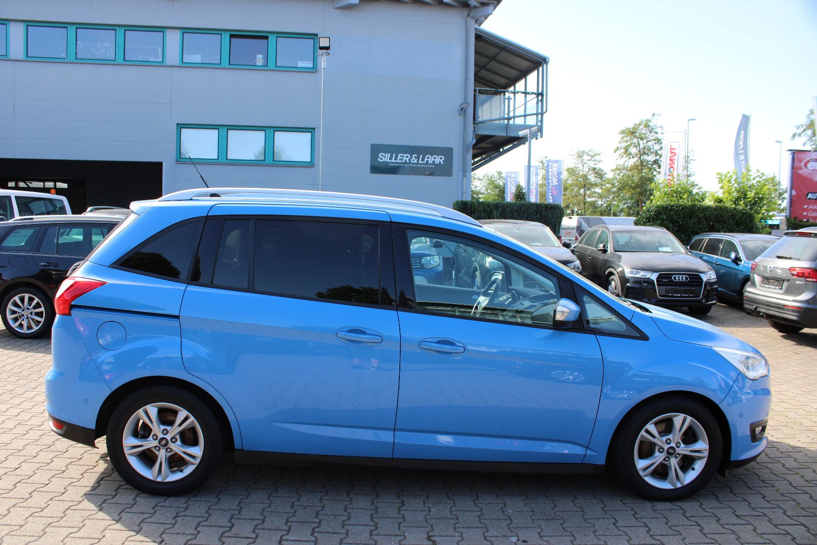 Fahrzeugabbildung Ford Grand C-Max 1,0 EcoBoost 7.Sitzer AHK,PDC,SHZ