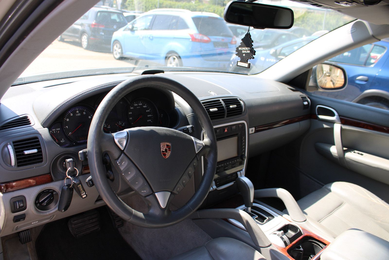 Fahrzeugabbildung Porsche Cayenne  3.2 LPG-Gas SHZ,Xenon,PDC,Leder