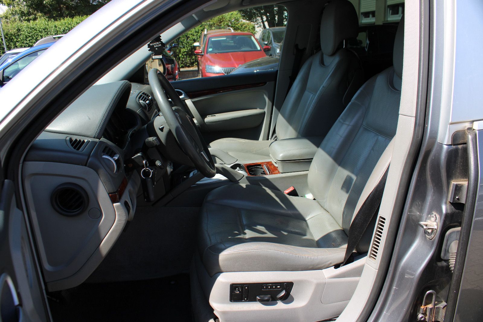 Fahrzeugabbildung Porsche Cayenne  3.2 LPG-Gas SHZ,Xenon,PDC,Leder