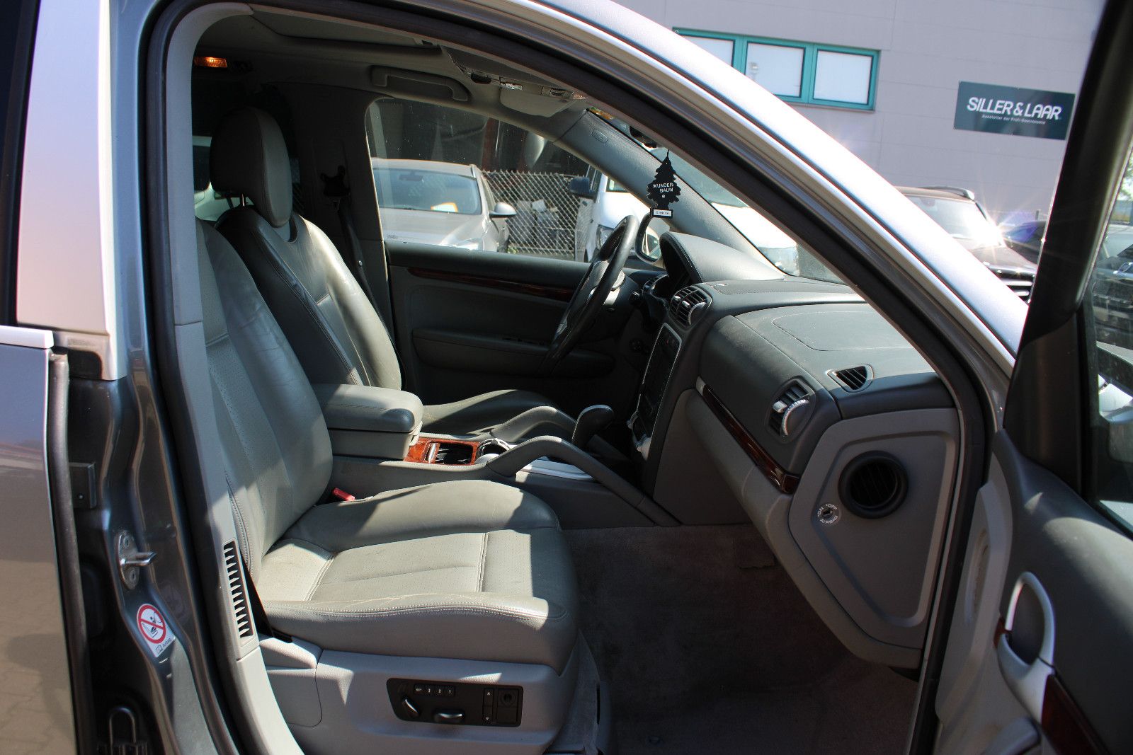 Fahrzeugabbildung Porsche Cayenne  3.2 LPG-Gas SHZ,Xenon,PDC,Leder
