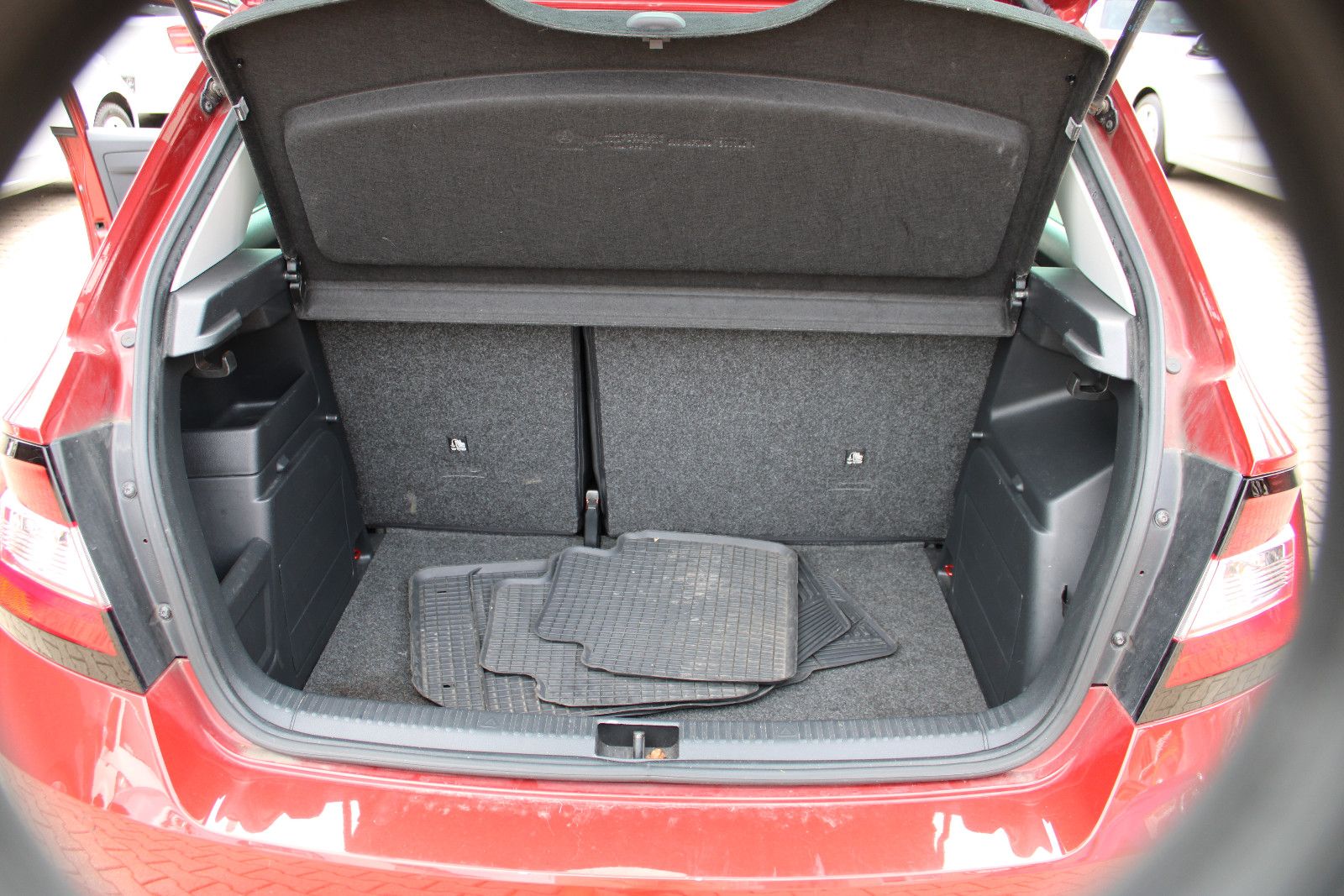 Fahrzeugabbildung SKODA Fabia 1.2l TSI Keyless-Go,PDC,Apple,LED