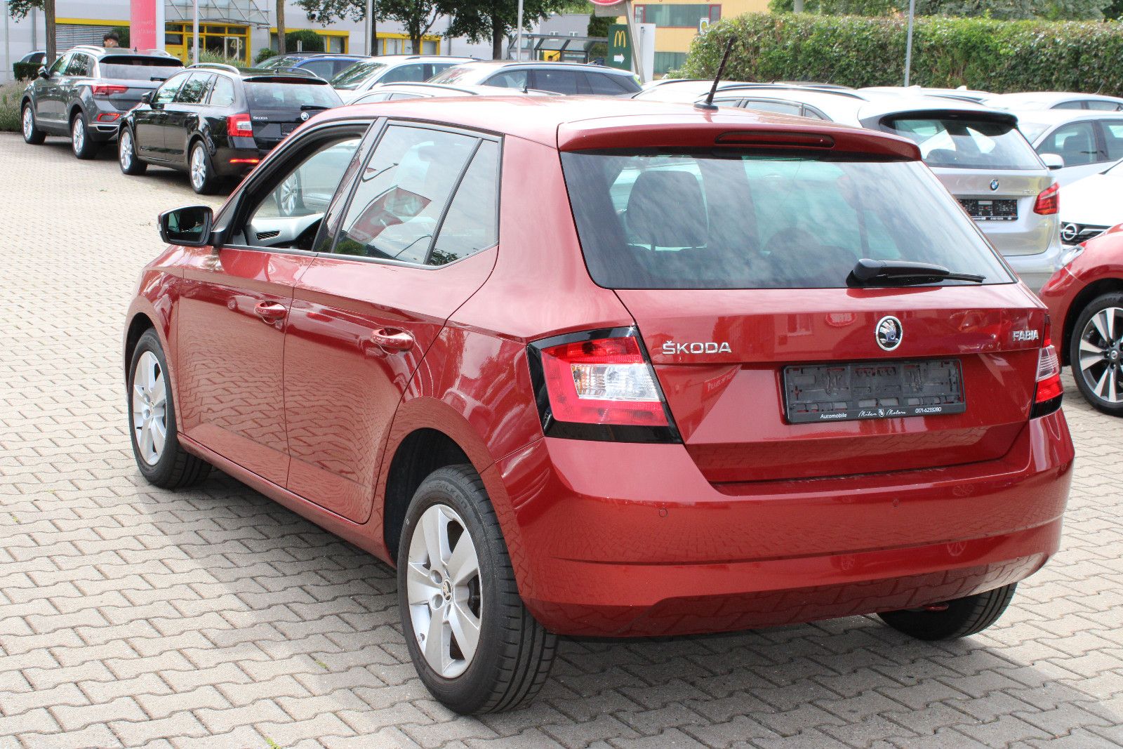 Fahrzeugabbildung SKODA Fabia 1.2l TSI Keyless-Go,PDC,Apple,LED