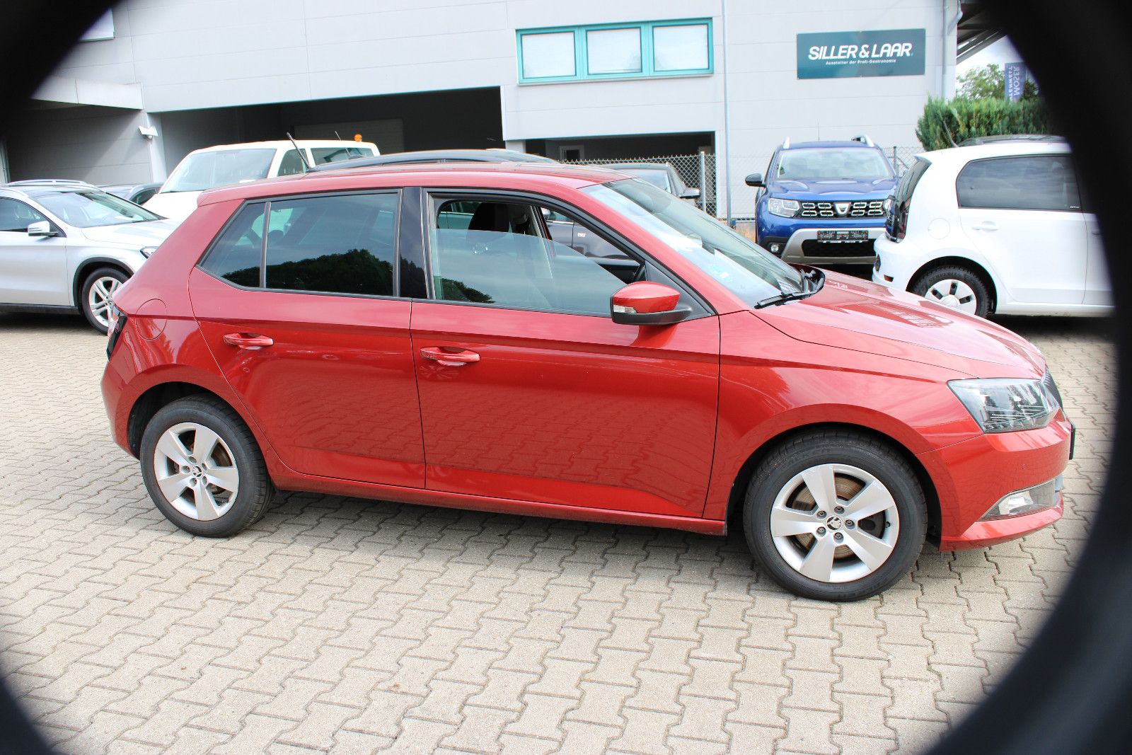 Fahrzeugabbildung SKODA Fabia 1.2l TSI Keyless-Go,PDC,Apple,LED