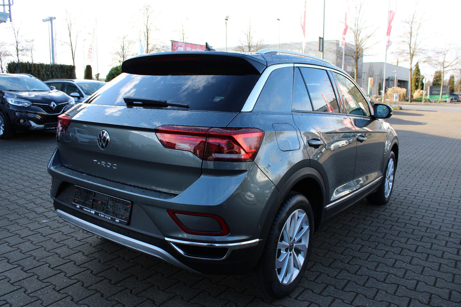 Fahrzeugabbildung Volkswagen T-Roc 1.5 TSI DSG Style SHZ,LED,ACC,PDC
