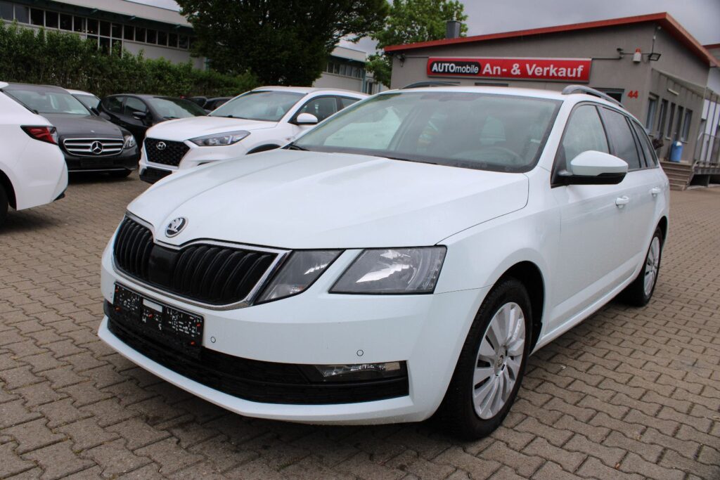 SKODA Octavia 1.6 TDI Combi SHZ,Navi,PDC,LED