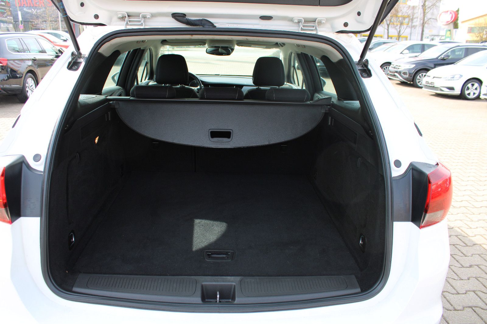 Fahrzeugabbildung Opel Astra ST 1.5 Diesel Navi,Apple/Android,SHZ,LHZ