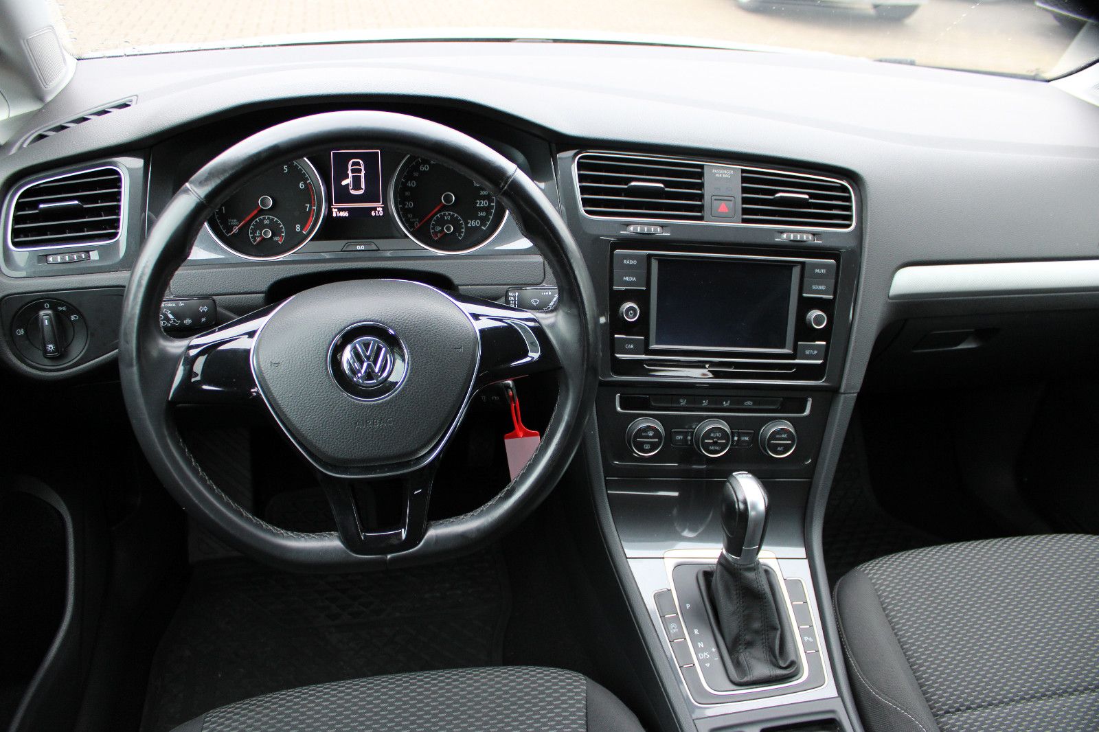 Fahrzeugabbildung Volkswagen Golf 1.0 TSI DSG PDC,LED,Klimaautom.