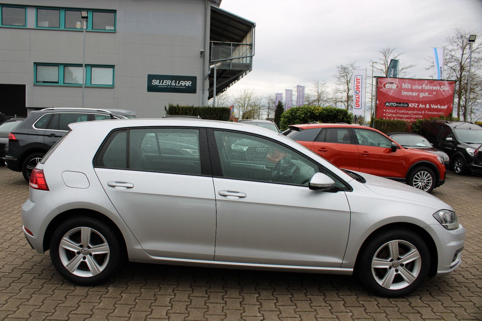 Fahrzeugabbildung Volkswagen Golf 1.0 TSI DSG PDC,LED,Klimaautom.