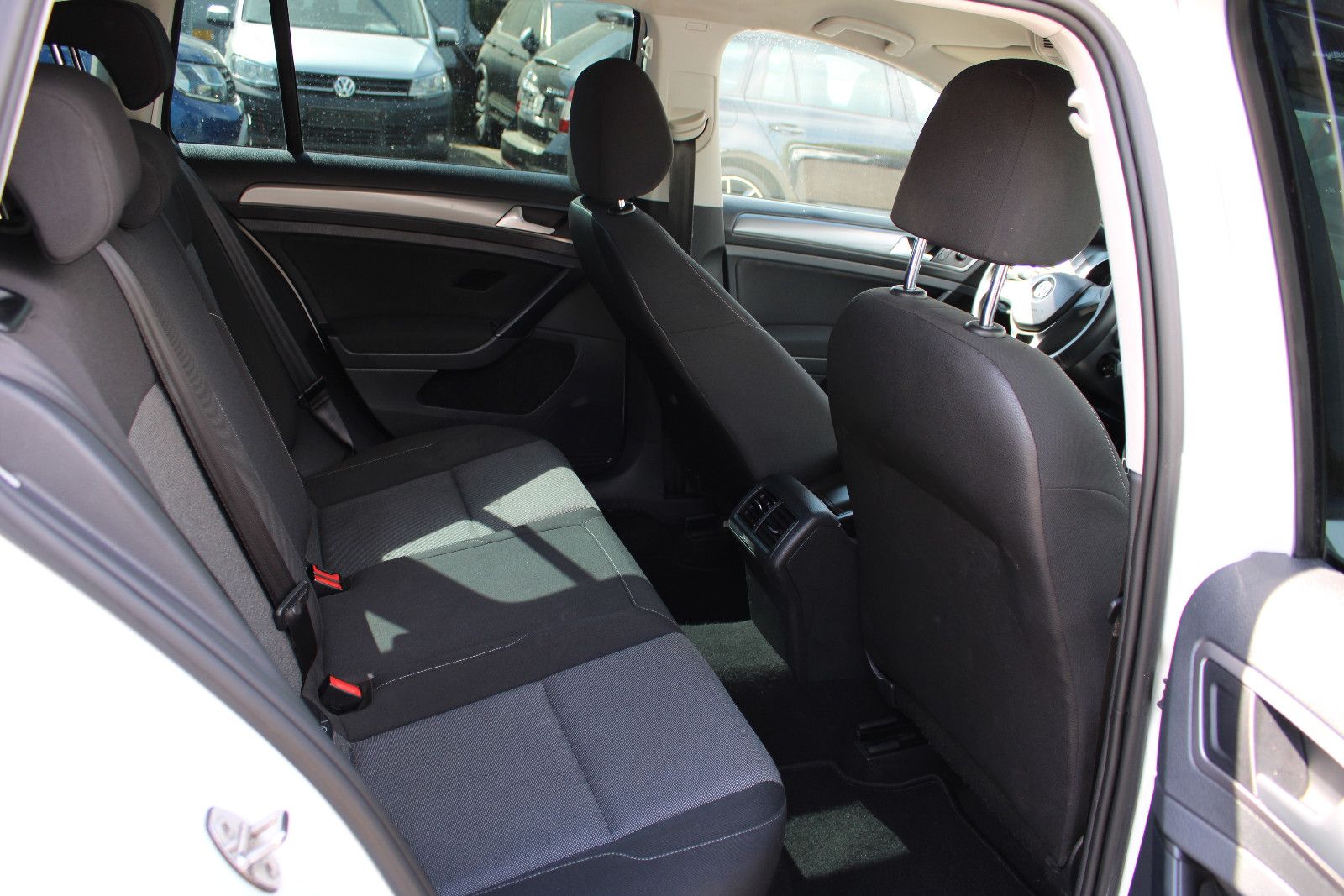 Fahrzeugabbildung Volkswagen Golf 1.6 TDI  Variant Navi,Klima